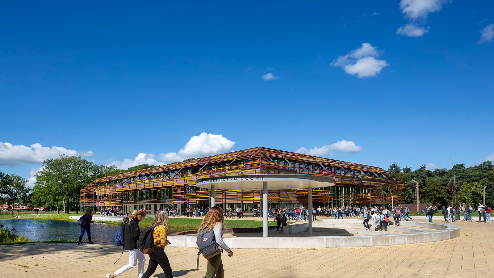 40 revius lyceum doorn school spring architecten exterieur schoolplein